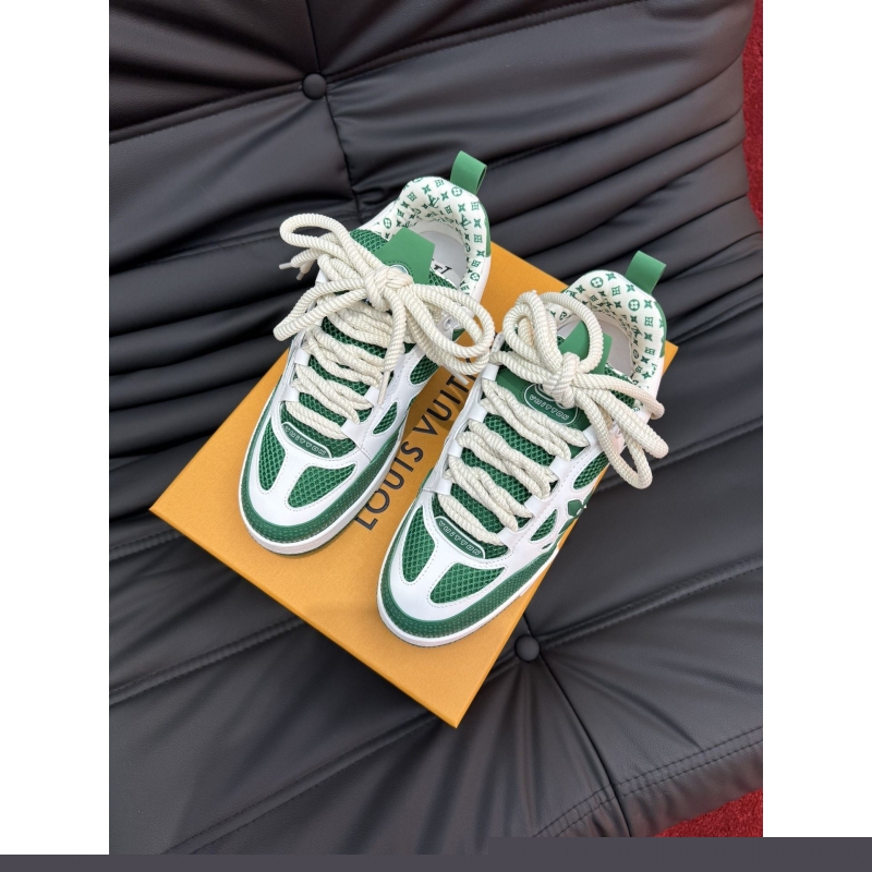 l**is V*t*n sneakers